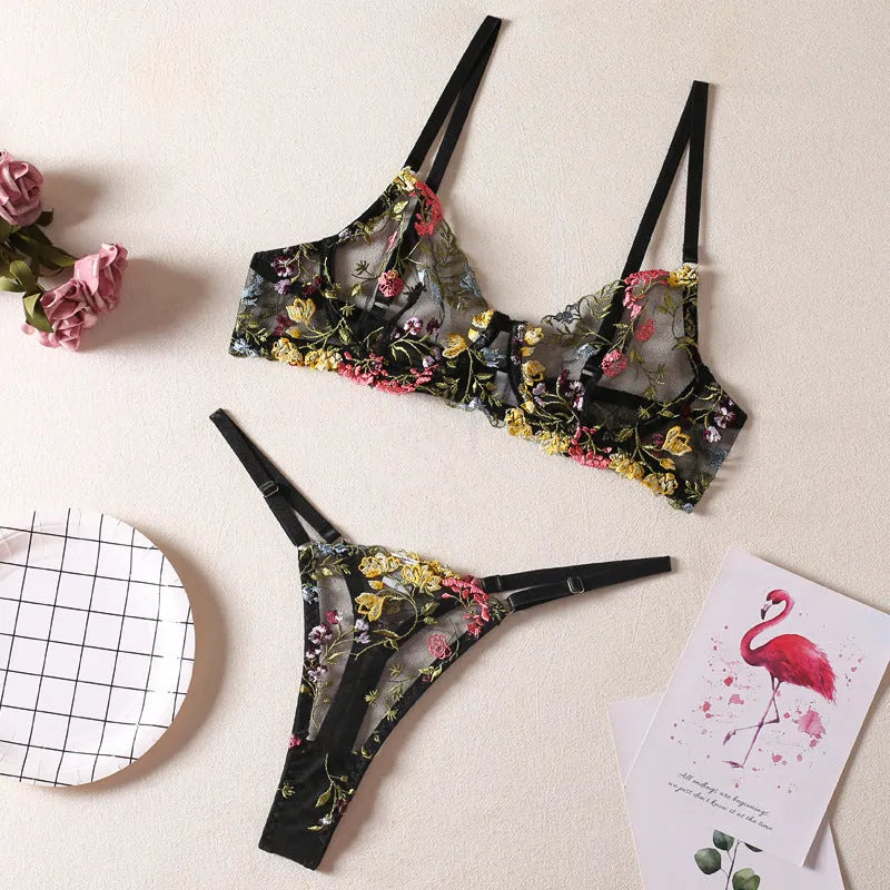 Floral single layer bra with steel ring and matching T-back underwear in mesh fabric