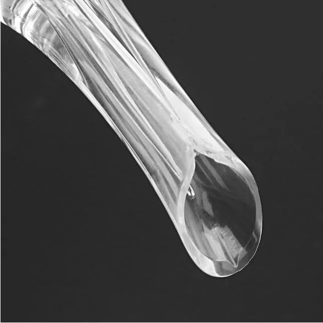 Clear acrylic wine aerator with stainless steel filter, 16cm long.