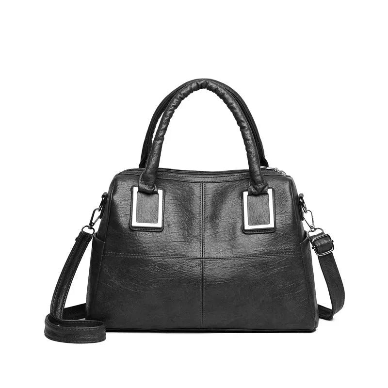 Women's large capacity shoulder bag in horizontal square design with internal organisation compartments