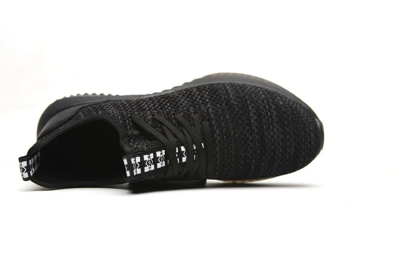 Safety work shoes with steel toe cap and anti-static features in black colour