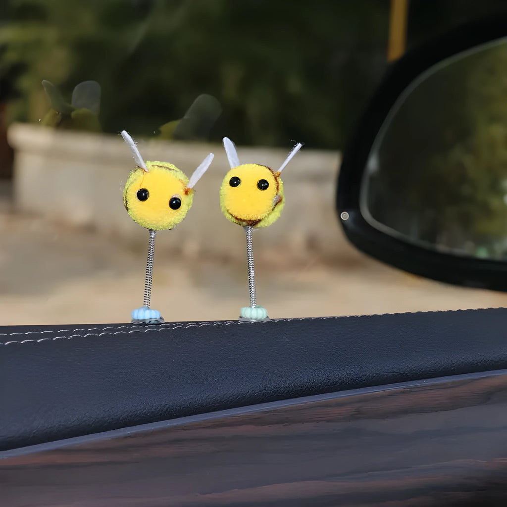 Yellow fur ball bee car decoration measuring 3cm square with cartoon design