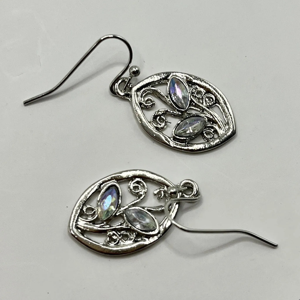 Silver leaf-shaped women's earrings with embedded colourful moonstones