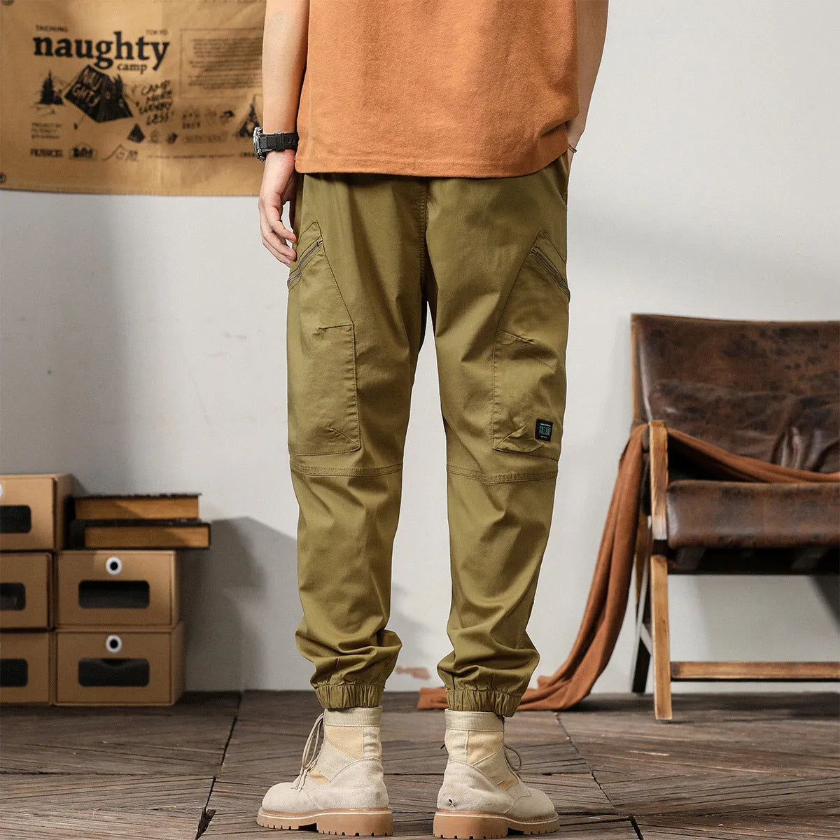 Men's tapered harem pants in Hong Kong retro style with ankle bands and cotton fabric