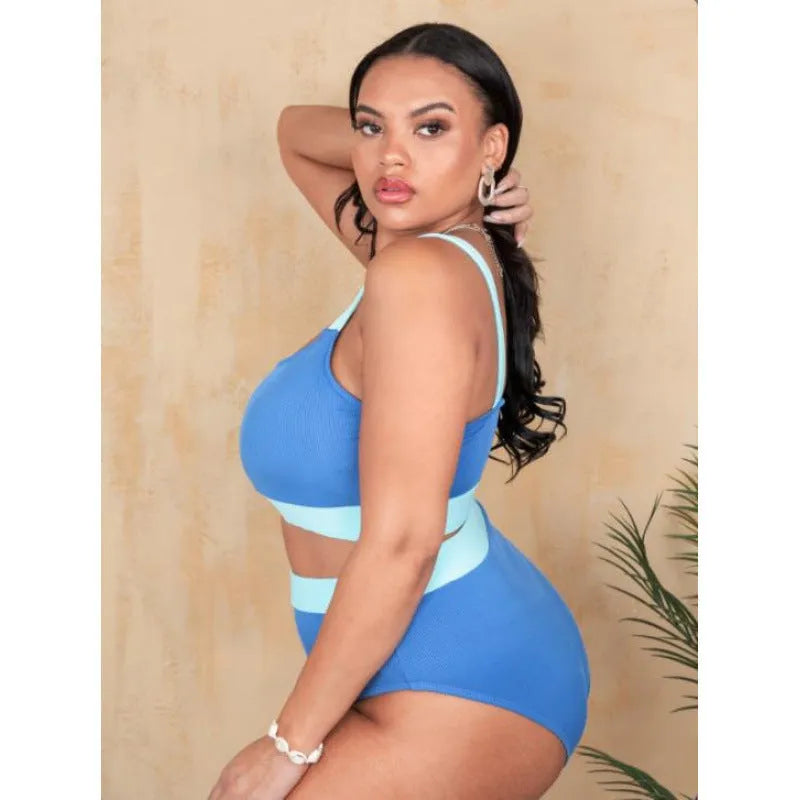 Women's high-waisted bikini set in solid colour with split-front top