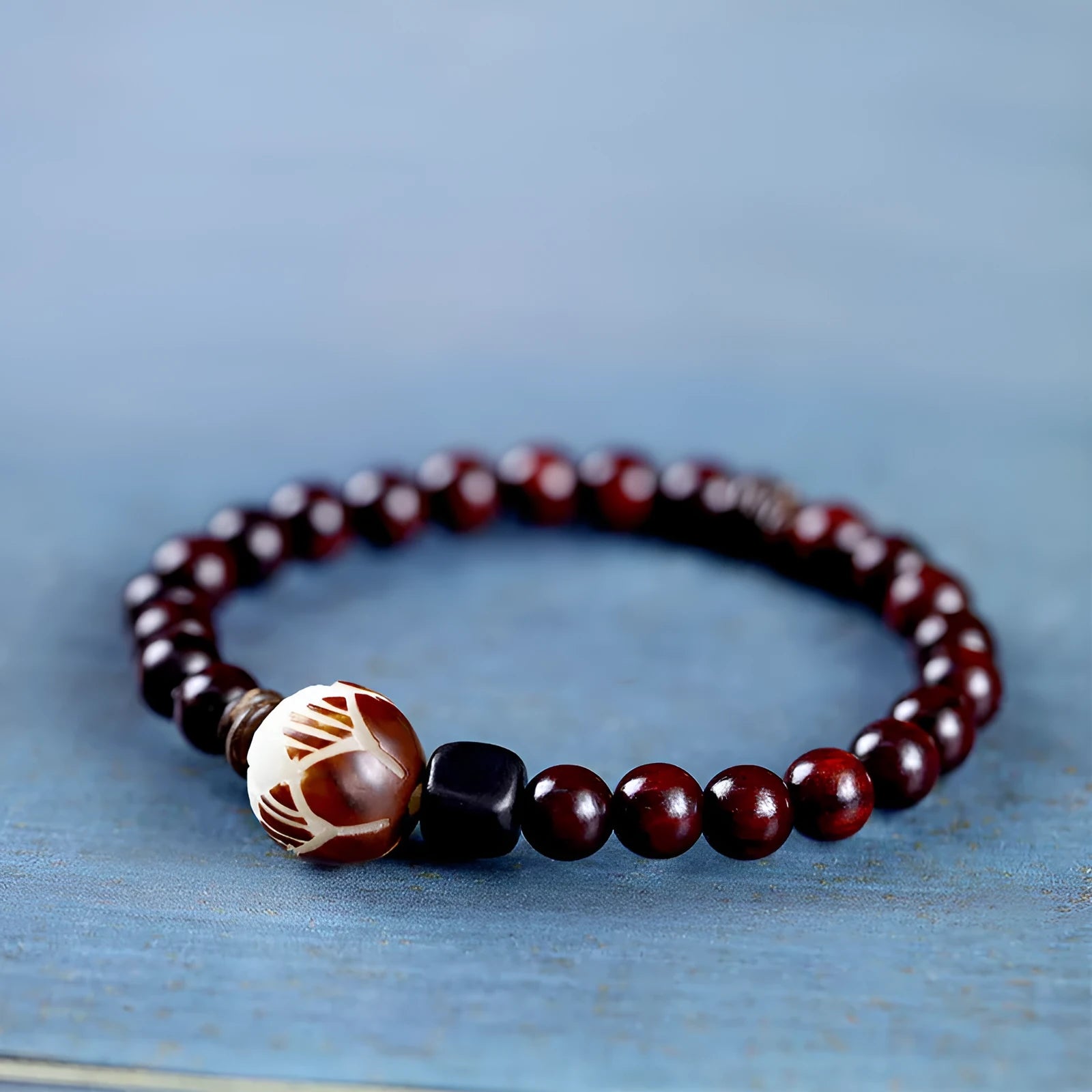 Natural rosewood double-ring bracelet with 10mm flower-shaped beads and knitted construction