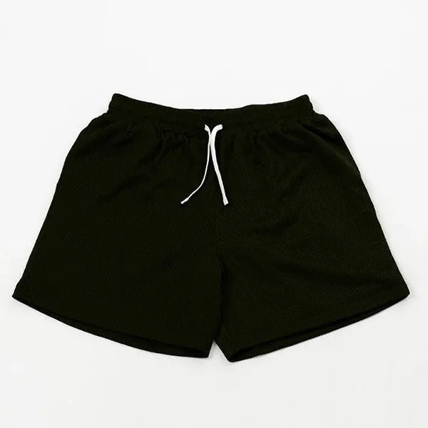 Men's mesh quick-drying sports shorts in solid colours for athletic activities