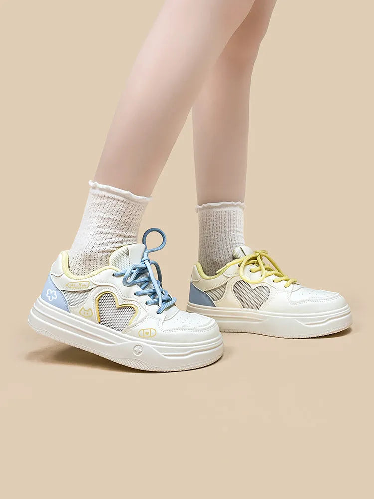 Korean version Meow Rabbit Sea Salt Cheese coloured mesh sneakers with lace-up closure.