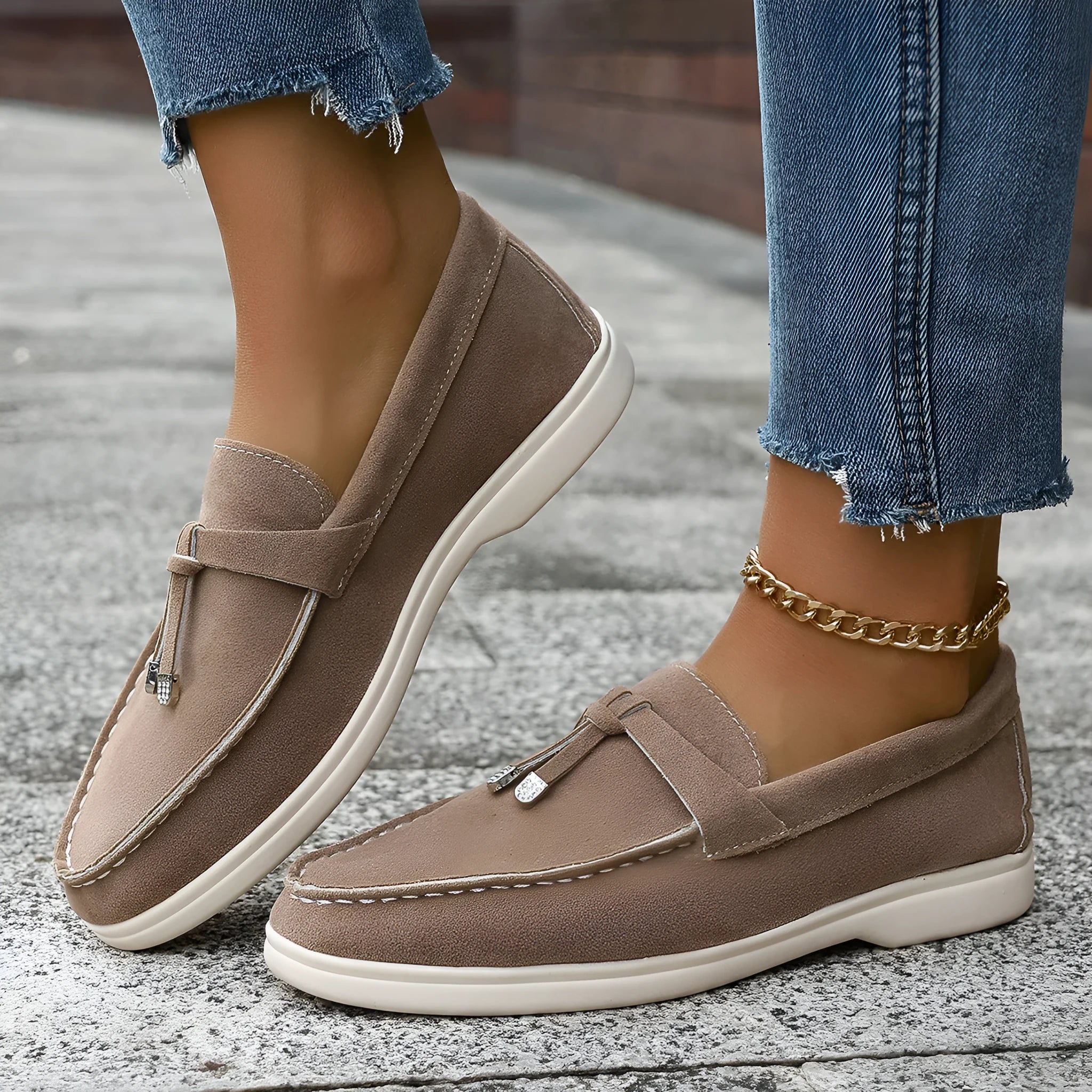 Solid colour canvas Gommino slip-on loafers with a round toe and platform heel on a rubber sole.