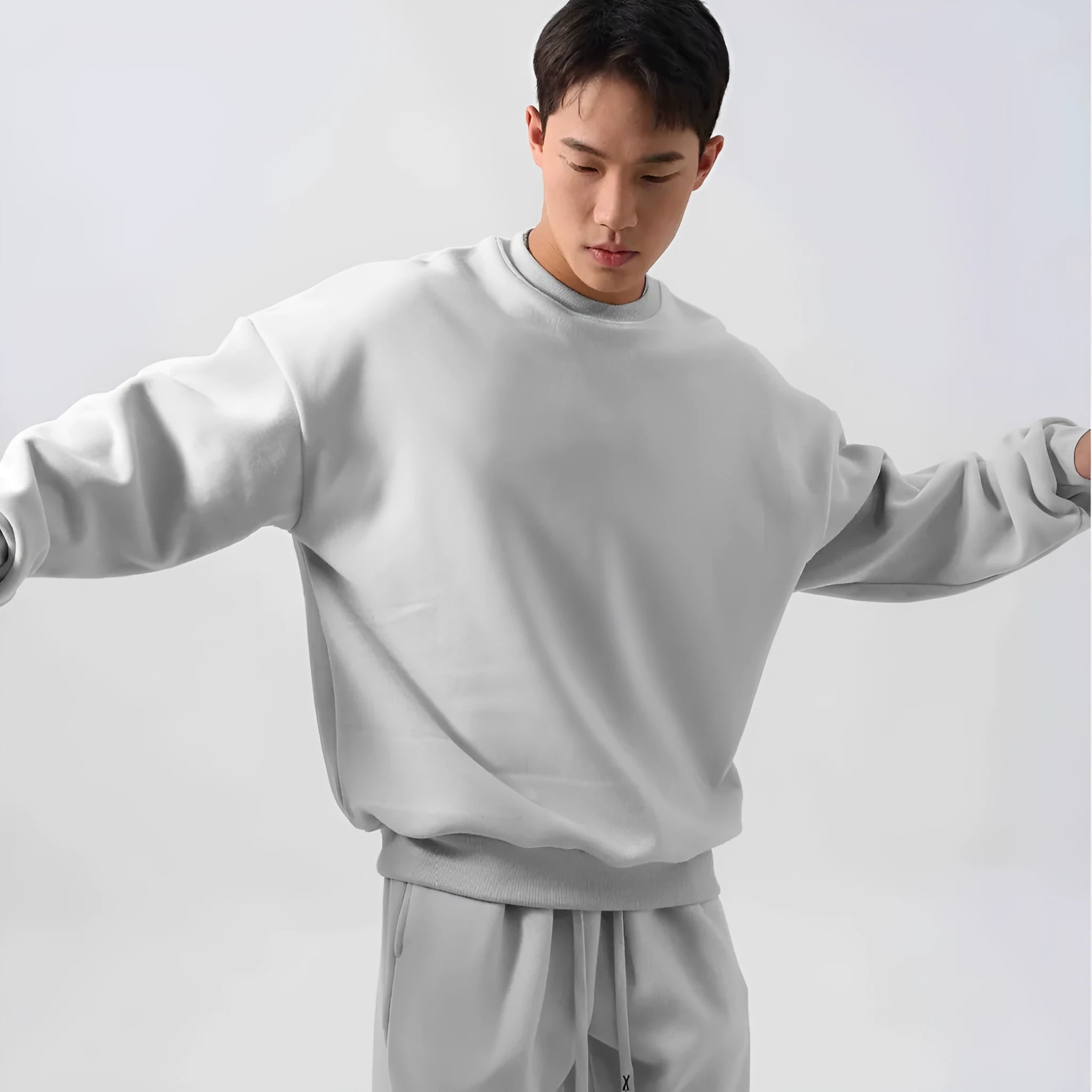 Men's polar fleece sports suit with crew neck top and loose padded trousers in five winter colours
