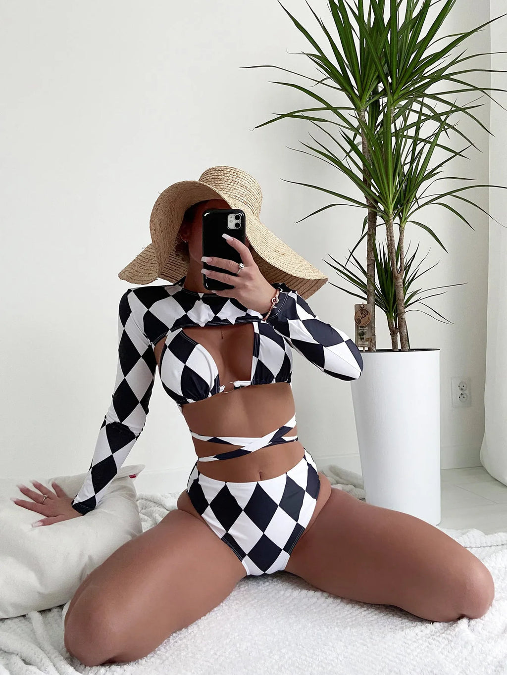 Ladies long sleeve three-piece bikini swimsuit with plaid pattern