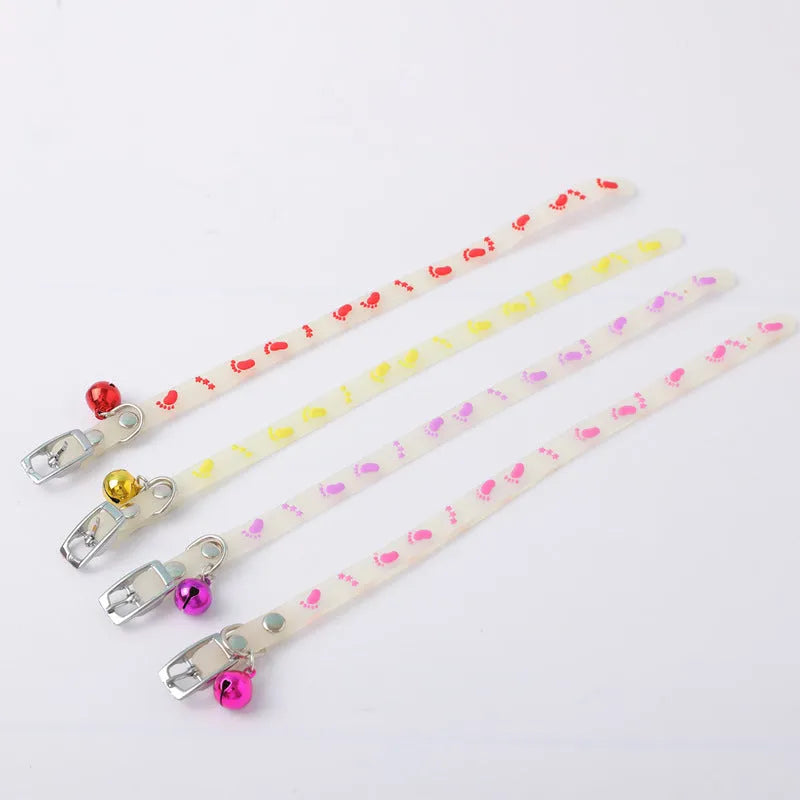 Glow in the dark adjustable silicone cat collar with metal bell in love style design