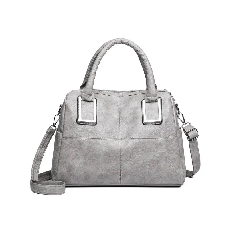Women's large capacity shoulder bag in horizontal square design with internal organisation compartments