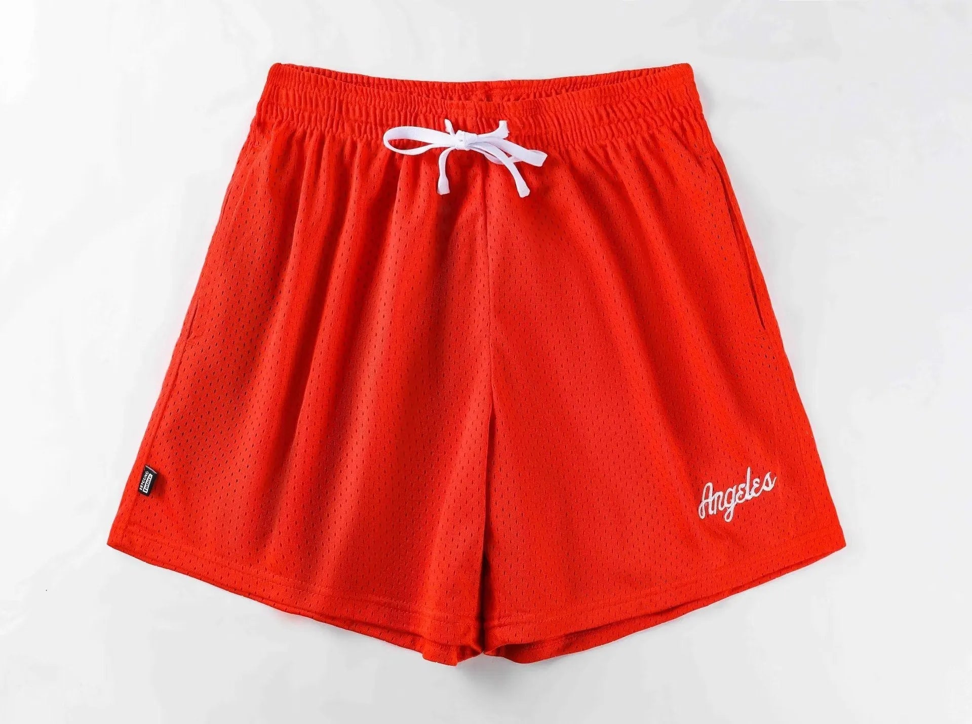 Men's double-layer mesh sports shorts in various colours on a size chart background.