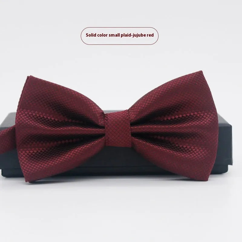 Men's solid colour formal bow tie in flat head style showing 12x6cm dimensions