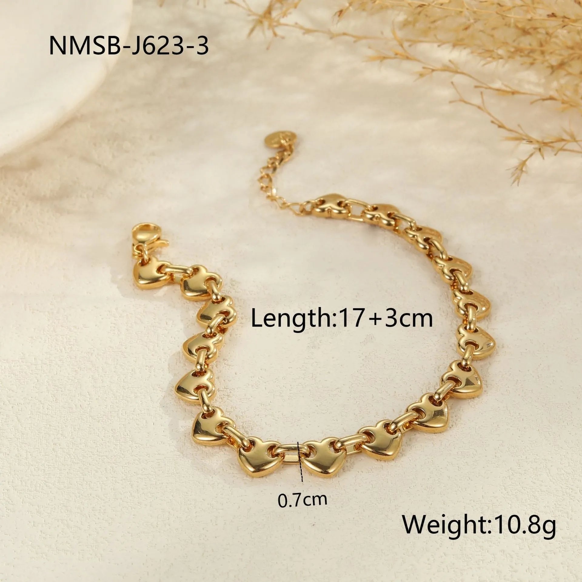 Hollowed-out geometric heart bracelet in stainless steel with 18K electroplated finish