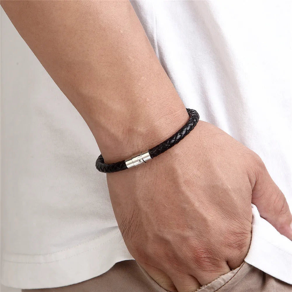 Titanium steel wire bracelet with magnetic clasp and geometric charm in unisex boyfriend style