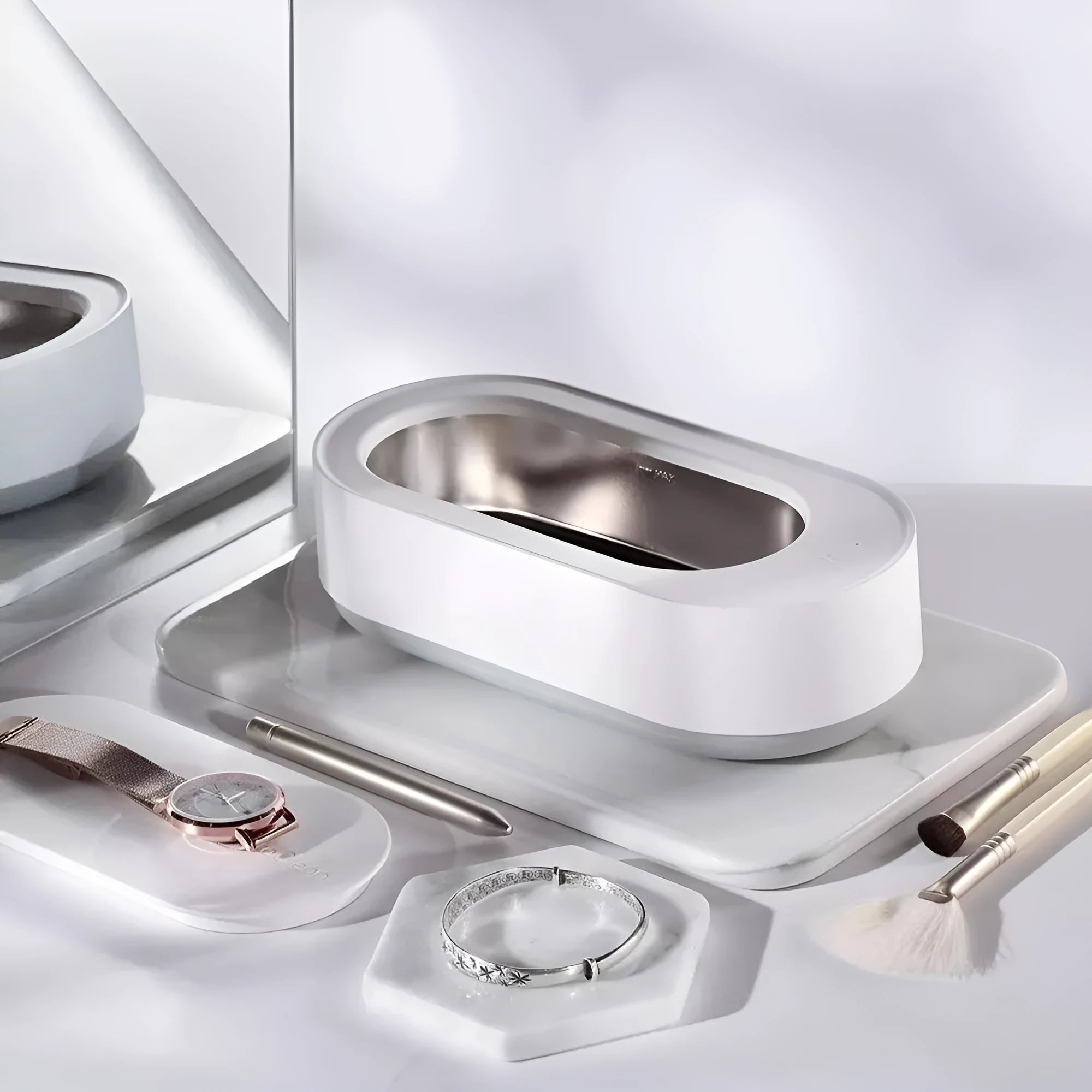 White portable ultrasonic cleaning machine with stainless steel tank and touch button.