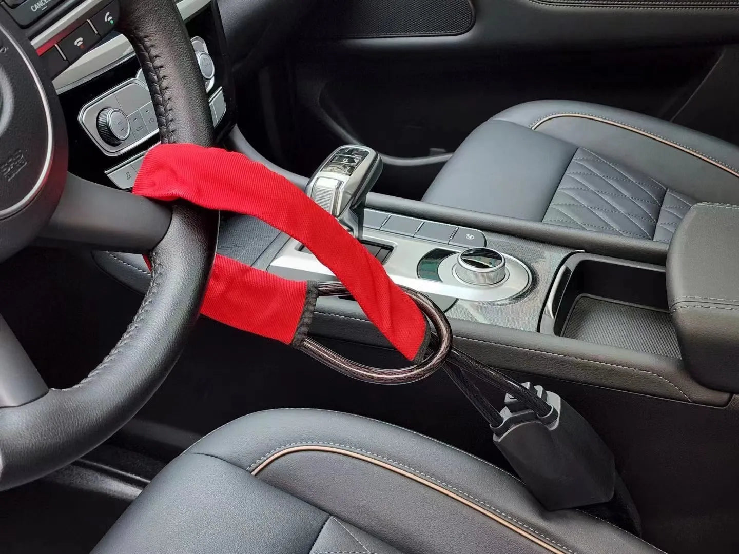 Iron car steering wheel lock with wire rope for General Motors vehicles in red colour