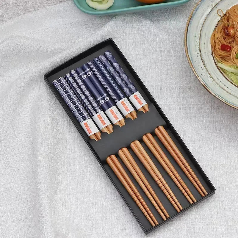 Set of 5 pairs bamboo chopsticks with Japanese-style patterns in gift box packaging
