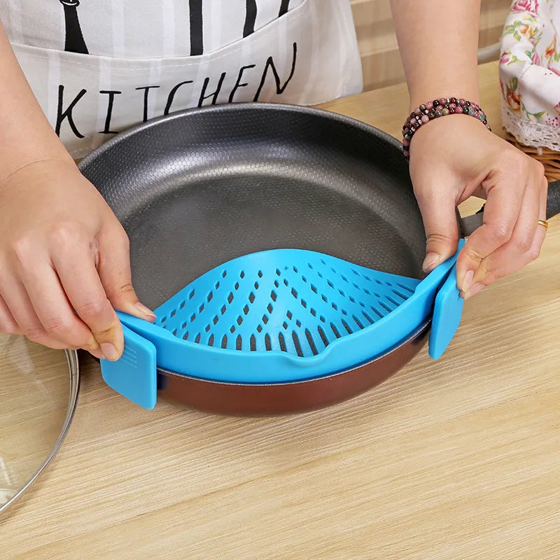 Silicone clip-on kitchen funnel with stainless steel buckle for pot draining and rice washing