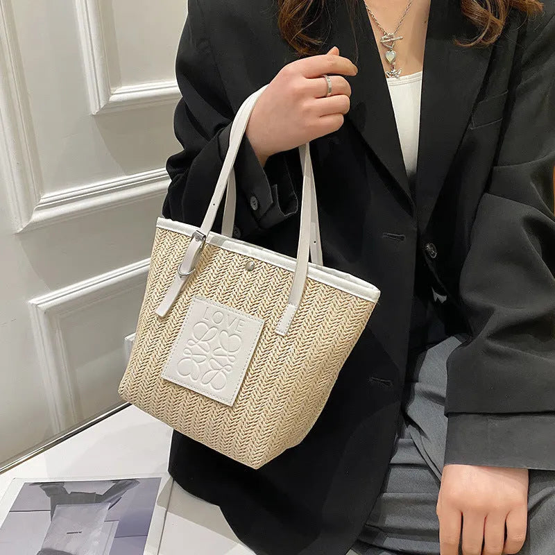 Women's woven straw shoulder bag with square shape and large capacity in black colour