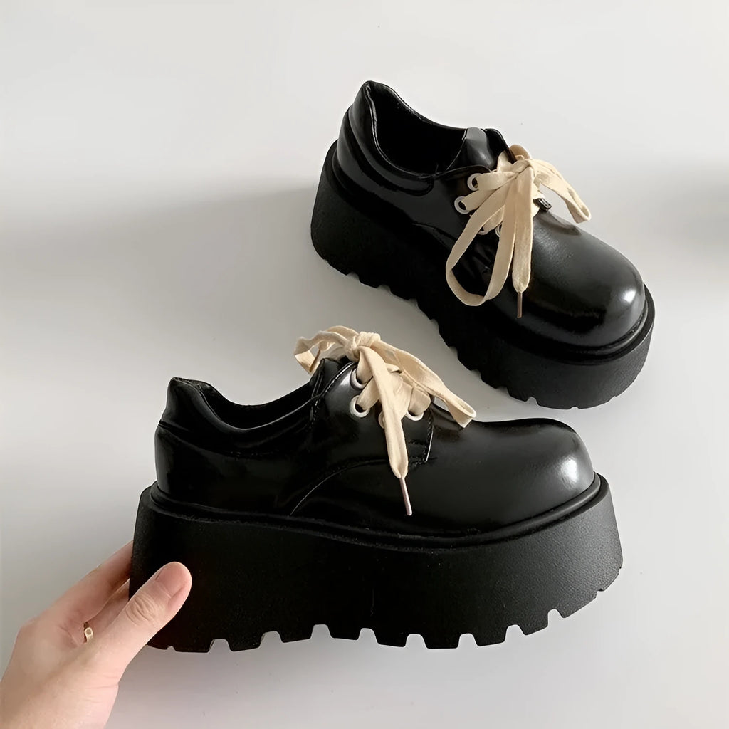 Black women's retro lace-up platform shoes with chunky 6-8cm sole and round toe