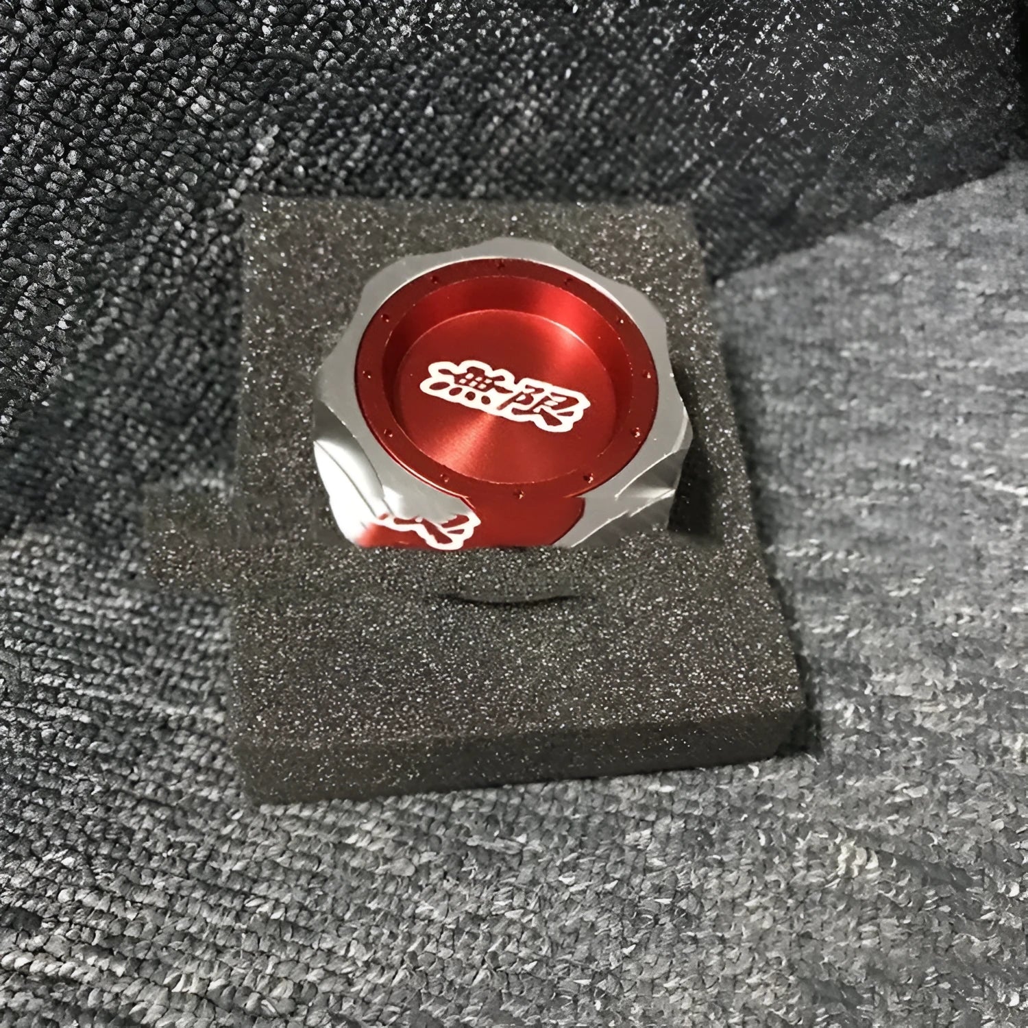 Aluminium alloy anti-leakage oil filter cap in choice of six colours for Honda vehicles.