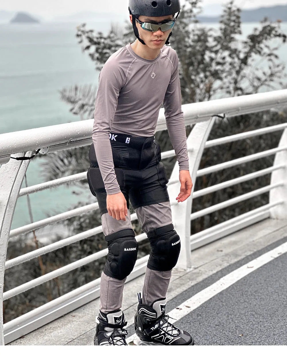 Black adjustable hip pad with NBR padding for roller skating and skateboarding protection
