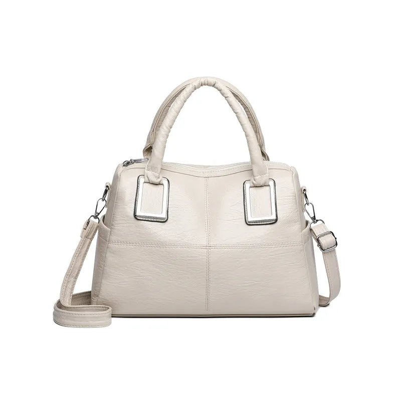Women's large capacity shoulder bag in horizontal square design with internal organisation compartments