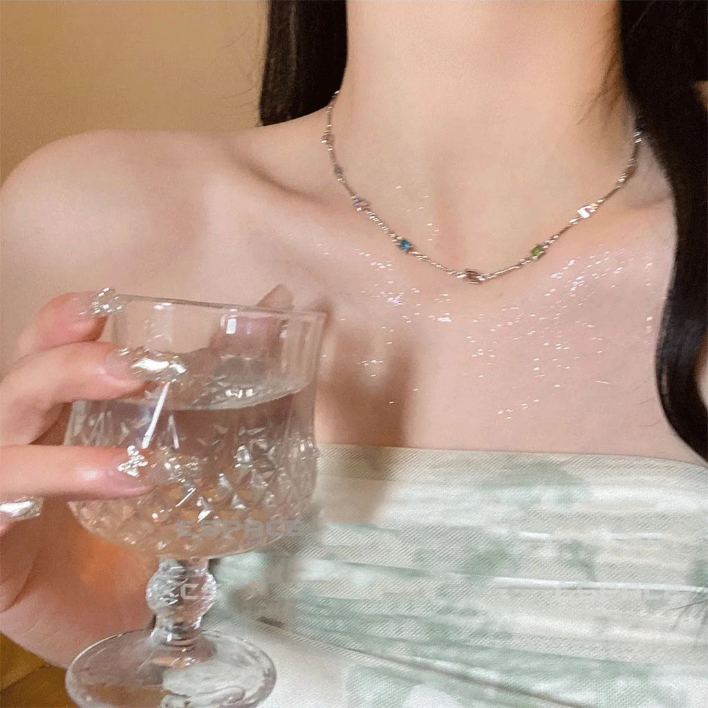 Square colour clavicle chain necklace with artificial crystal geometric pendant