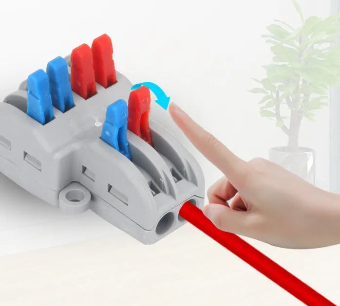 Quick wire connector with fire insulation shell for 32A current and 0.08-4.0mm² wires.