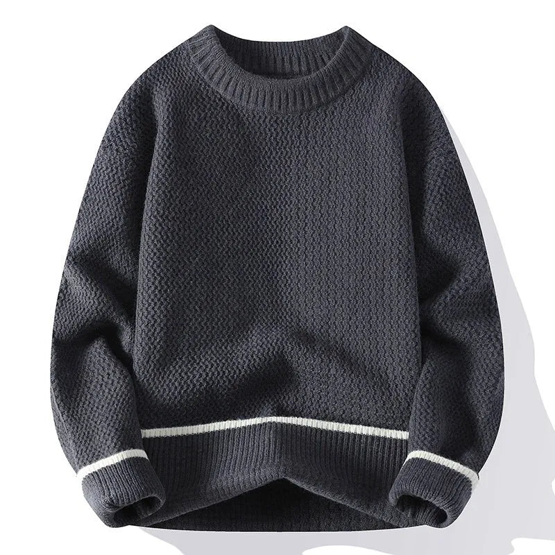 Men's round neck polyester blend sweater in loose fit with long sleeves