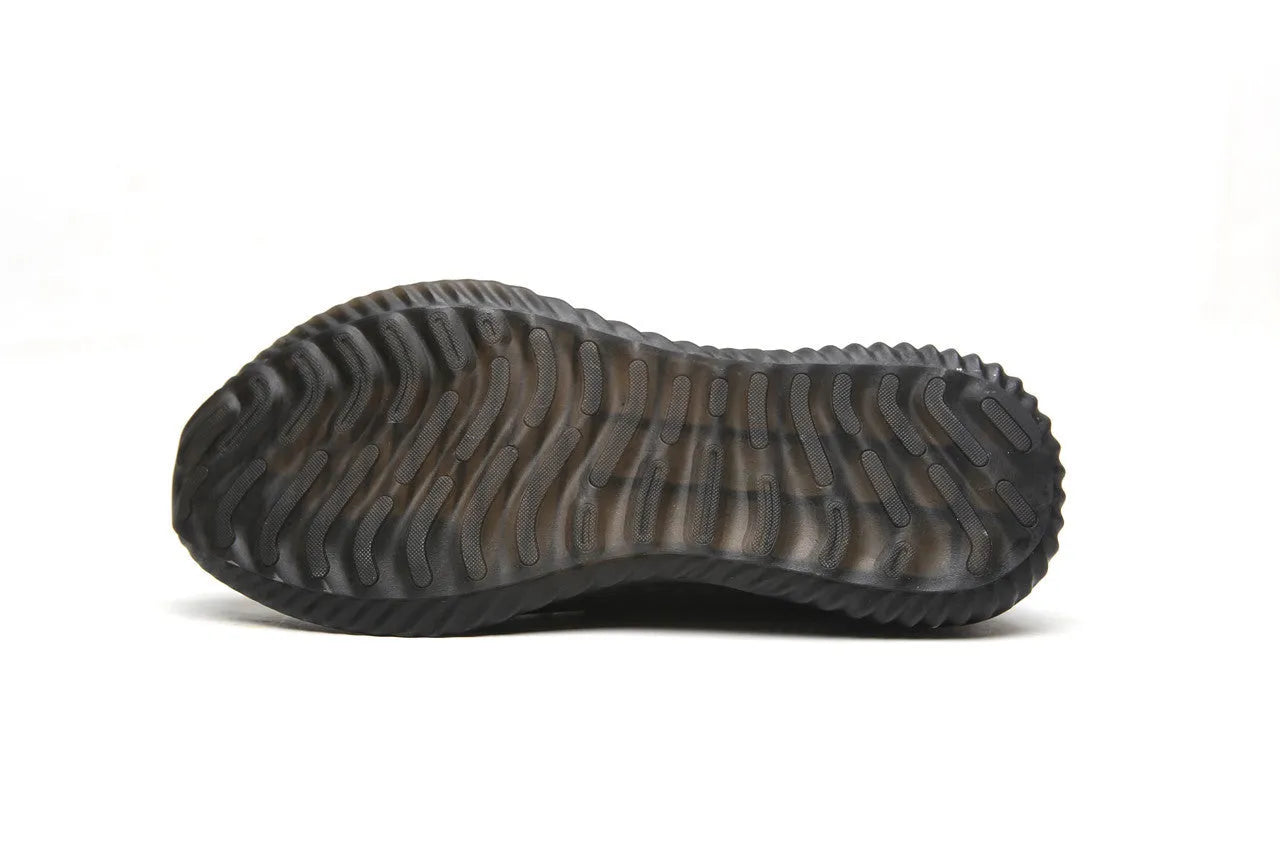 Safety work shoes with steel toe cap and anti-static features in black colour