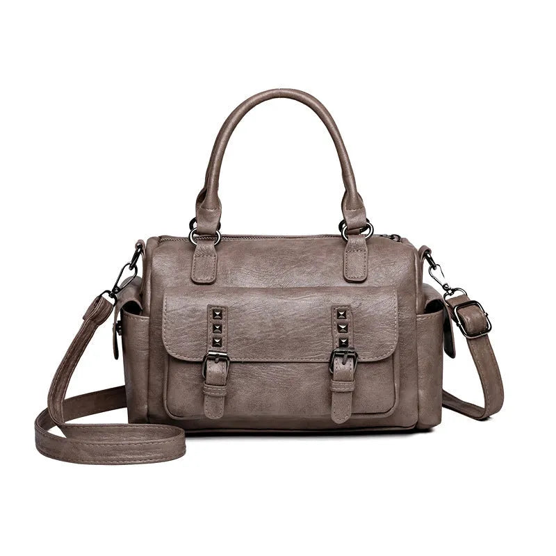 Vintage PU messenger bag in horizontal square shape with contrast stitching
