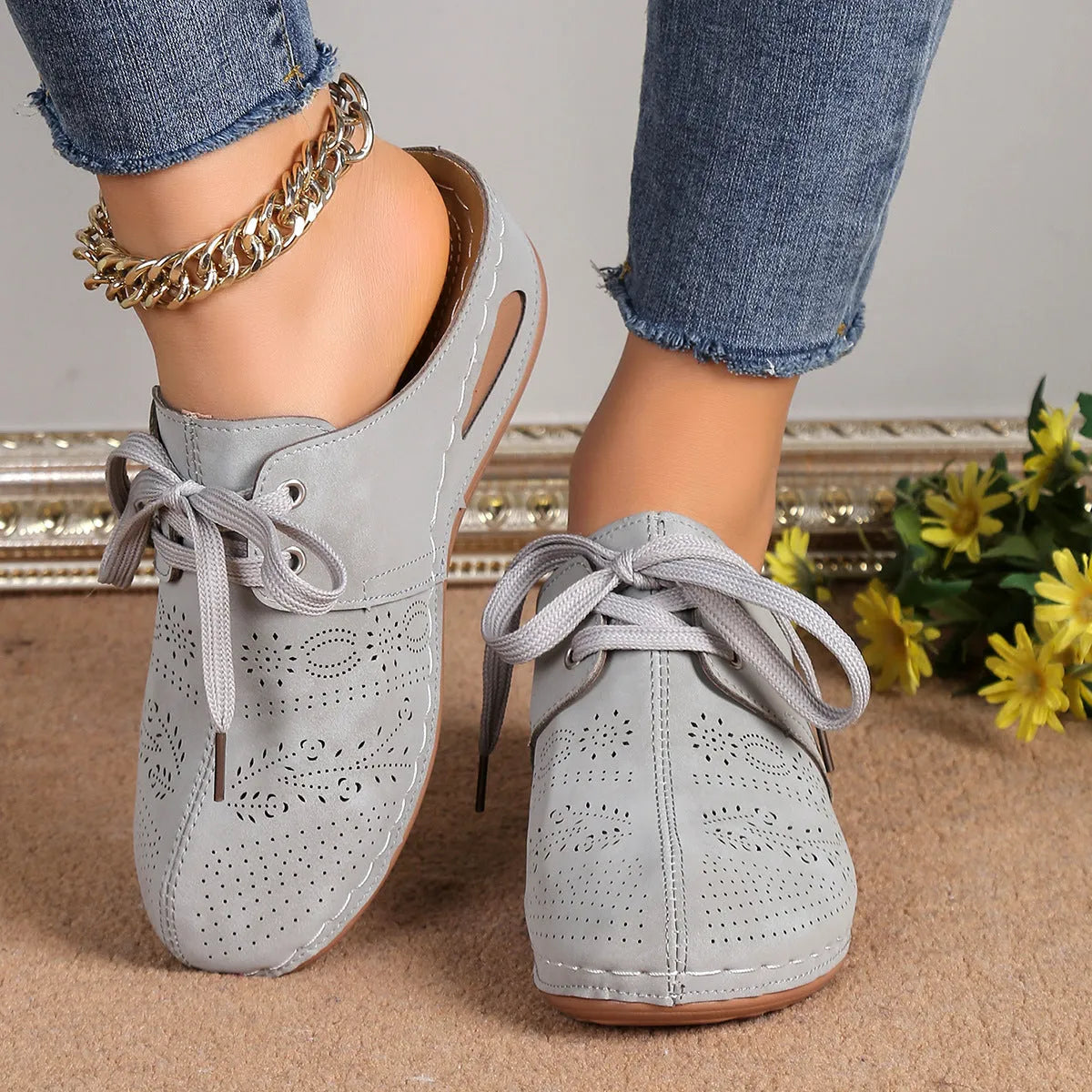 Women's summer lace-up slippers with hollow out wedges in suede upper with rubber soles