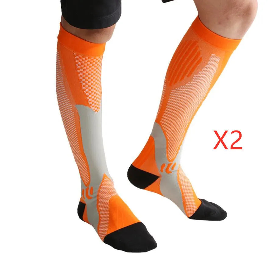 Graduated compression socks in athletic fit for running and travel