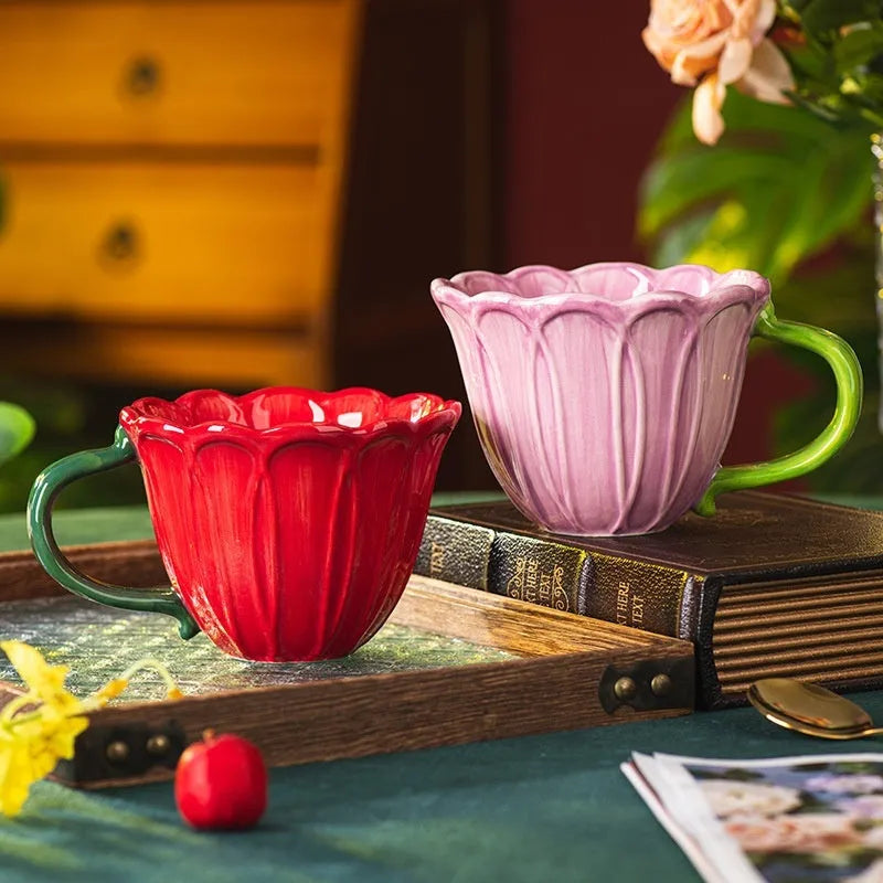 Ceramic breakfast cup with floral pattern, 500ml capacity, purple and red colour options