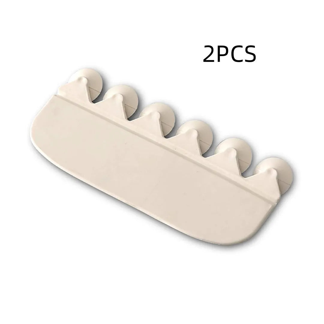 White plastic toilet urine blocking board for children's training and splash prevention