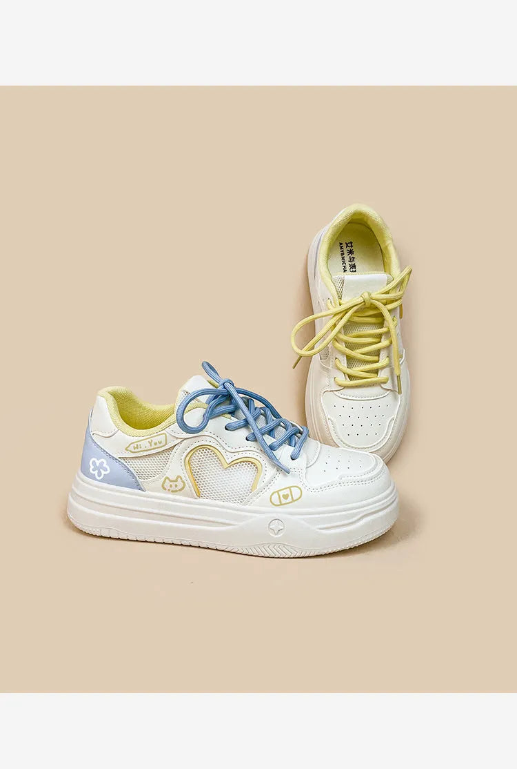 Korean version Meow Rabbit Sea Salt Cheese coloured mesh sneakers with lace-up closure.