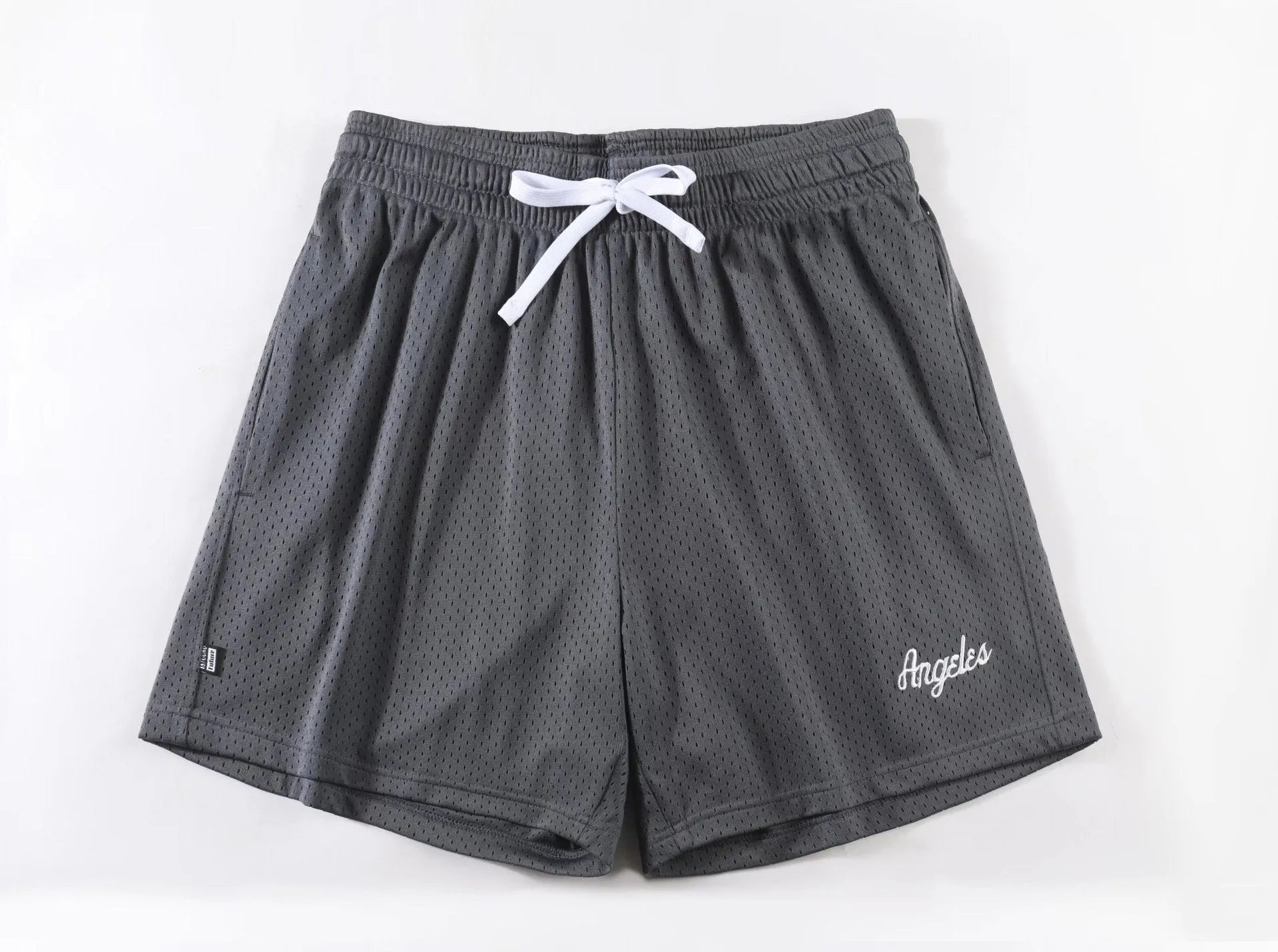 Men's double-layer mesh sports shorts in various colours on a size chart background.