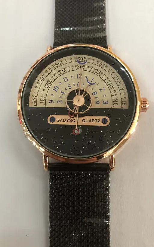 Men's quartz watch with 40mm dial, stainless steel or leather strap, and gold or silver colour options