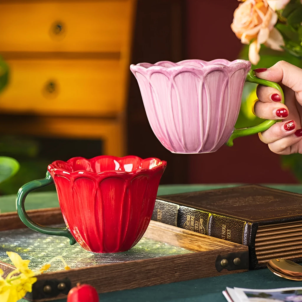 Ceramic breakfast cup with floral pattern, 500ml capacity, purple and red colour options