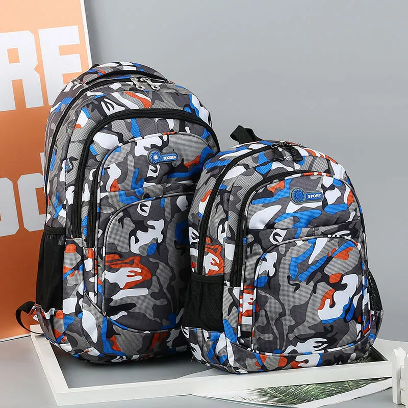 Teenage backpack in Oxford fabric showing side zipper pockets and breathable shoulder straps