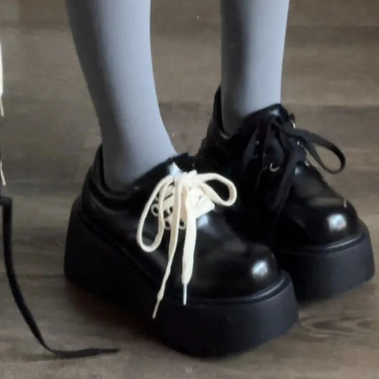 Black women's retro lace-up platform shoes with chunky 6-8cm sole and round toe