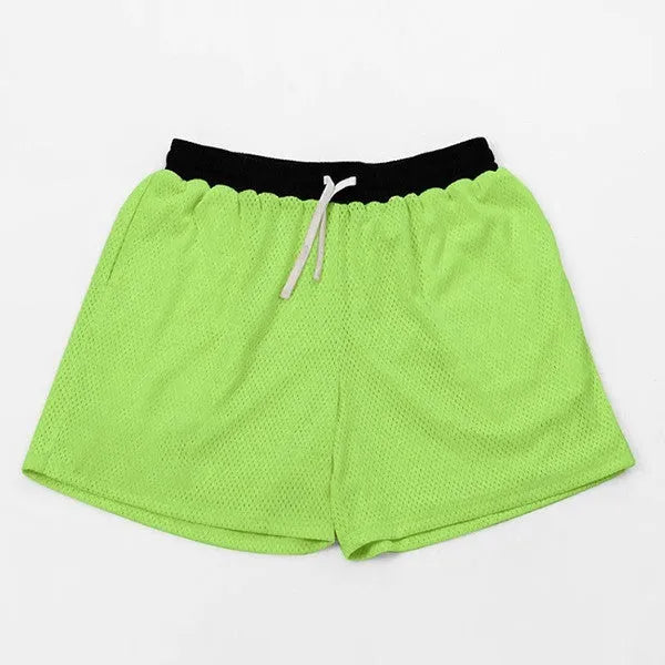 Men's mesh quick-drying sports shorts in solid colours for athletic activities