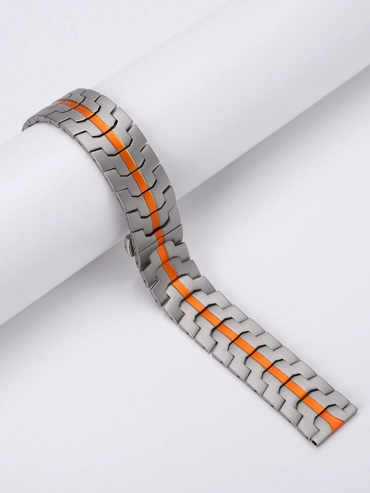Stainless steel replacement watch band for Samsung Watch models in silver and black colour options