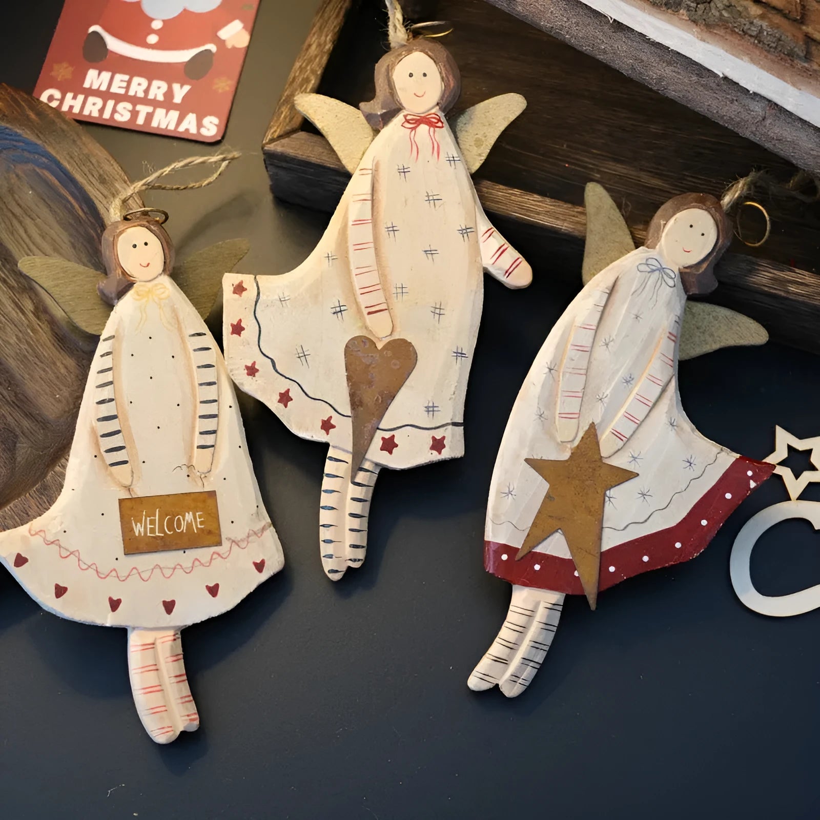 Hand-painted wooden door plate pendant in American country style with choice of letters, love heart, or XINGX design