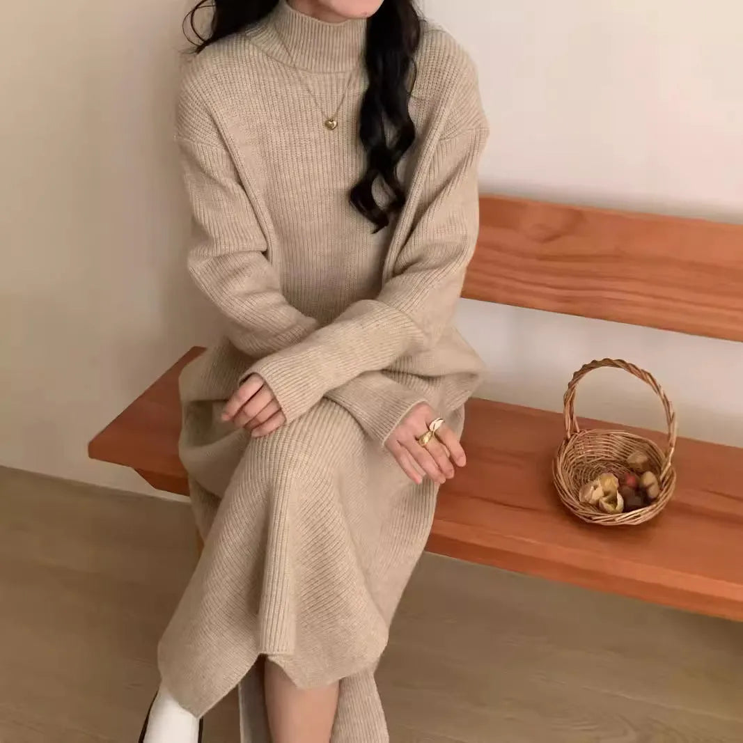 Half turtleneck knitted dress in solid colour with high waist and knee-length design