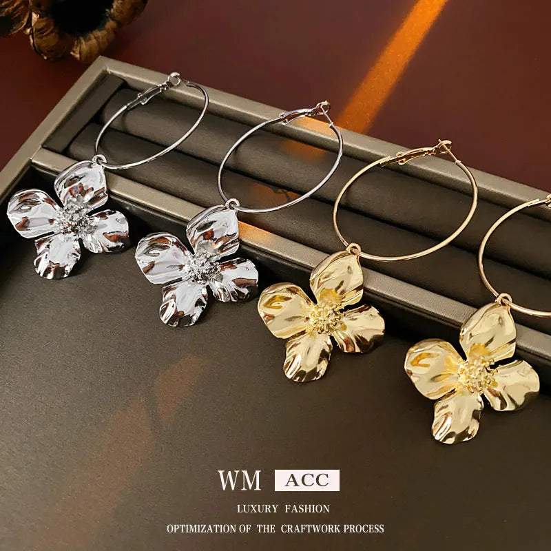 Silver needle metal flower earrings with geometric vintage design in gold or silver finish