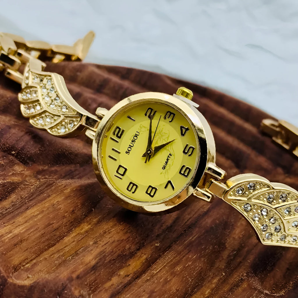 Women's stainless steel watch with round dial and vachette clasp buckle in gold colour option